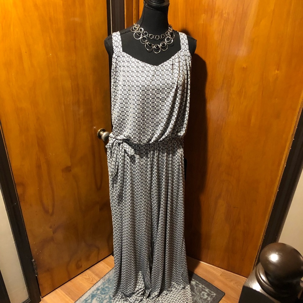 Jumpsuit made by Avenue